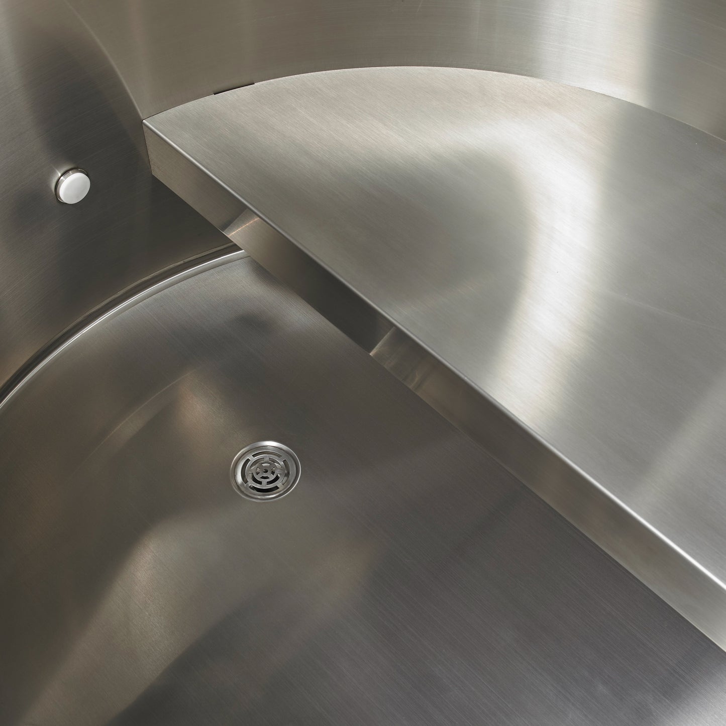 Dynamic Cold Therapy Barrel Stainless Steel Cold Plunge | DCT-B-042-SSPC-34 | Outdoor/Indoor Use | WIFI-Enabled Chiller Optional